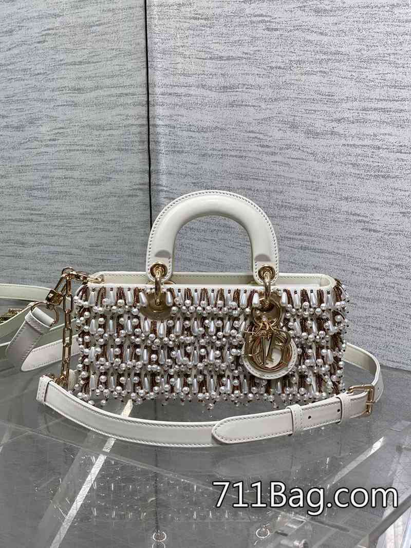 頂級精品Dior Lady最新限量版重工珠子戴妃包 包身拼接流暢 Dior仿品直播推薦-711高仿包包,A貨包包