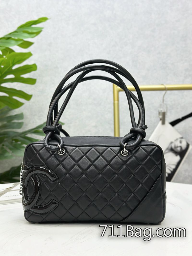 頂級高仿Chanel 25171 保齡球包上手即能感受與正品幾無差異。 高仿Chanel夏季特賣會大號27*15*10cm/25171-711高仿包包,A貨包包