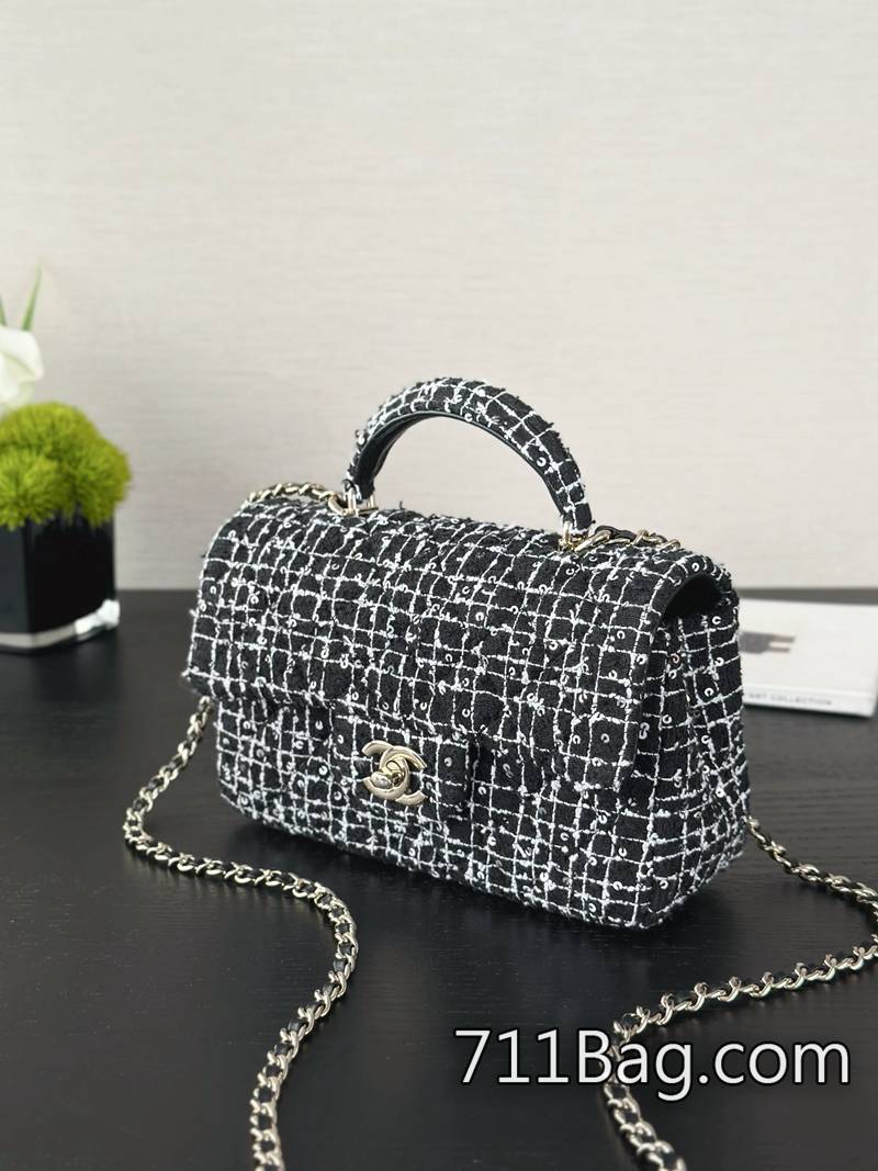 精品Chanel AS2431
香奈兒A貨包包不掉皮,不掉色 A貨香奈兒如何打造名媛風20*12*6cm/2431-711高仿包包,A貨包包