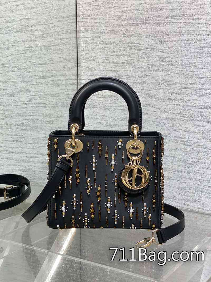 頂級高仿Dior Lady最新限量版重工珠子戴妃包 封邊打磨手工處理 Dior微信貨源-711高仿包包,A貨包包